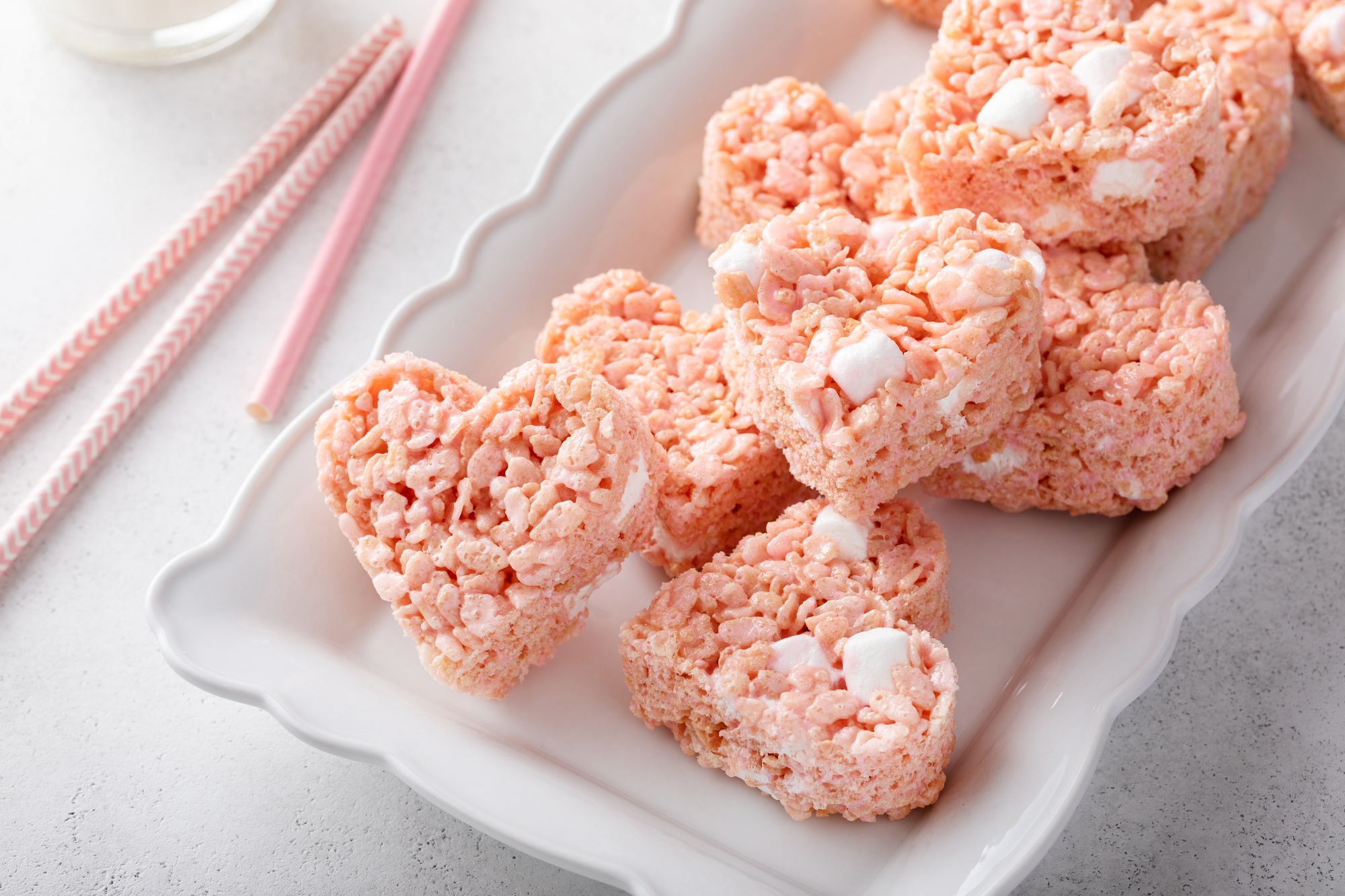 Delicias de arroz crujientes en forma de corazón para San Valentín